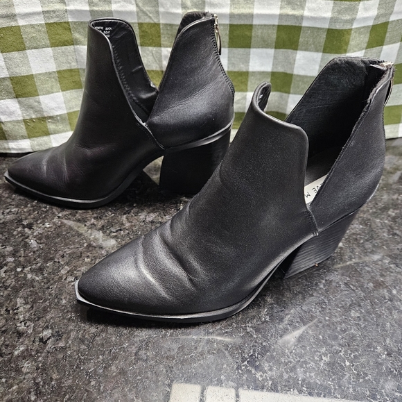 Steve Madden Black Leather Block Heel Ankle Zip Boots WOMEN'S SIZE: 9 M - Picture 3 of 10